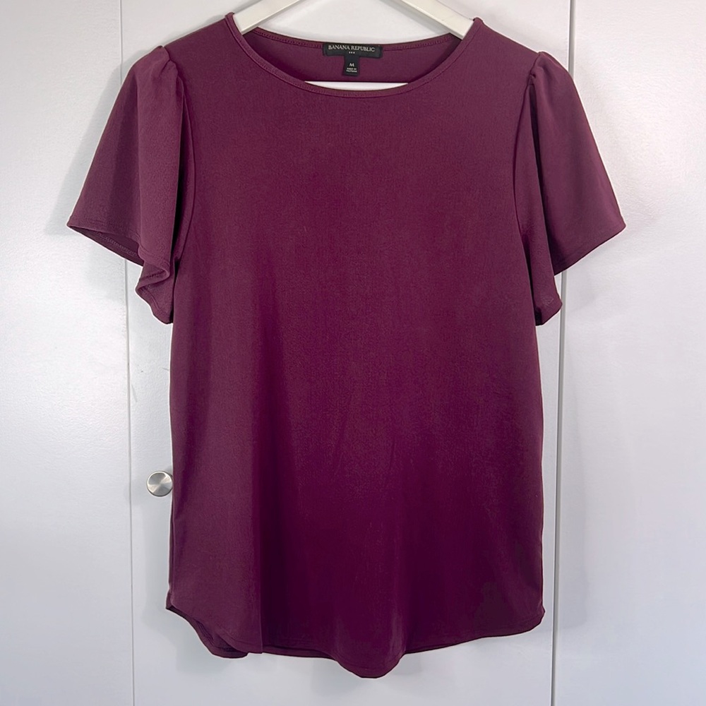 Banana Republic Wine / Burgundy size Medium Top